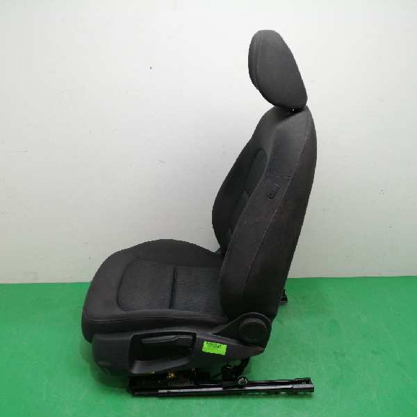 ASIENTO DELANTERO IZQUIERDO