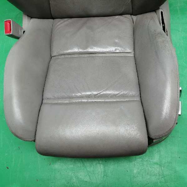 ASIENTO DELANTERO IZQUIERDO