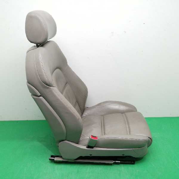 ASIENTO DELANTERO IZQUIERDO