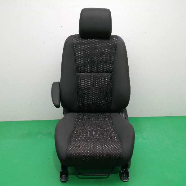 ASIENTO DELANTERO IZQUIERDO