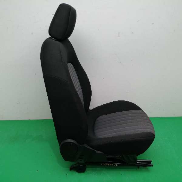 ASIENTO DELANTERO IZQUIERDO