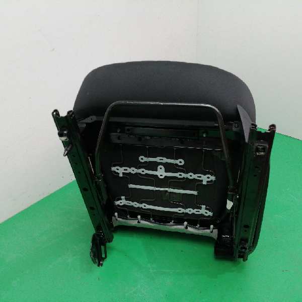 ASIENTO DELANTERO IZQUIERDO