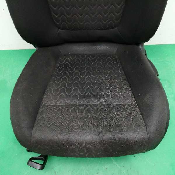 ASIENTO DELANTERO IZQUIERDO