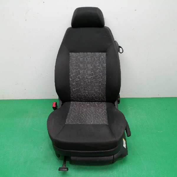 ASIENTO DELANTERO IZQUIERDO