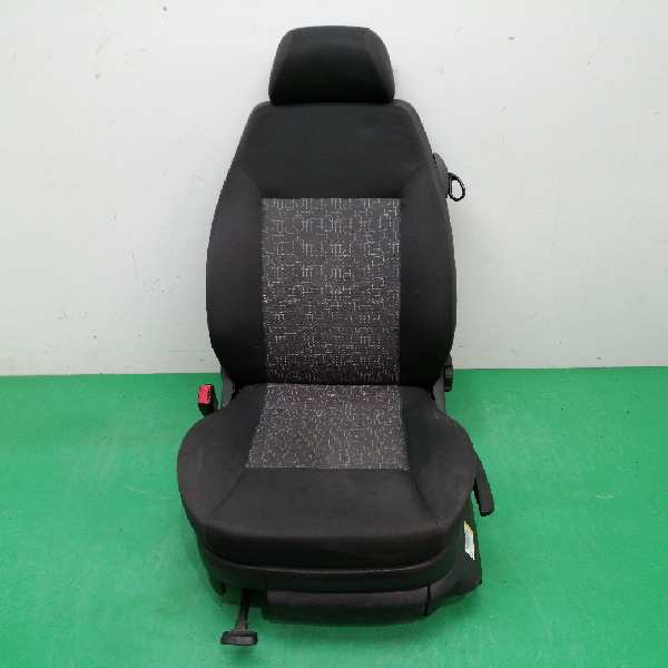 ASIENTO DELANTERO IZQUIERDO