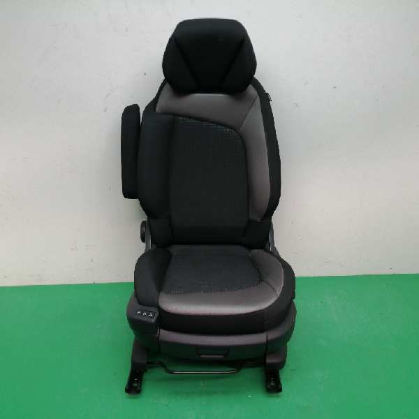 ASIENTO DELANTERO IZQUIERDO