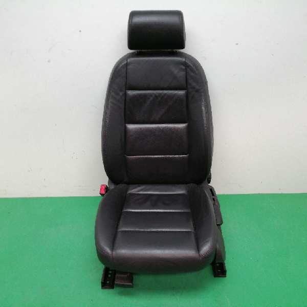 ASIENTO DELANTERO IZQUIERDO