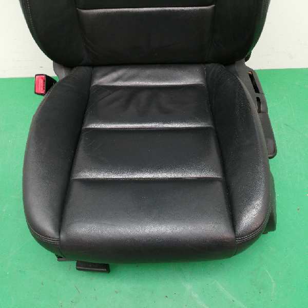 ASIENTO DELANTERO IZQUIERDO