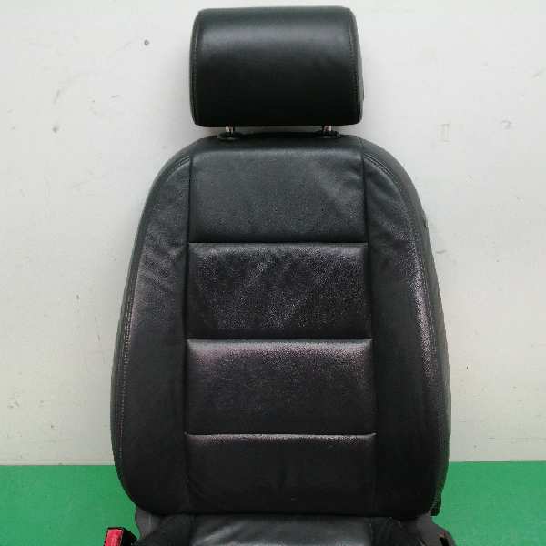 ASIENTO DELANTERO IZQUIERDO