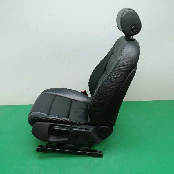 ASIENTO DELANTERO IZQUIERDO