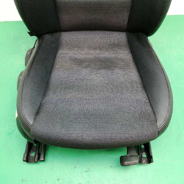 ASIENTO DELANTERO DERECHO