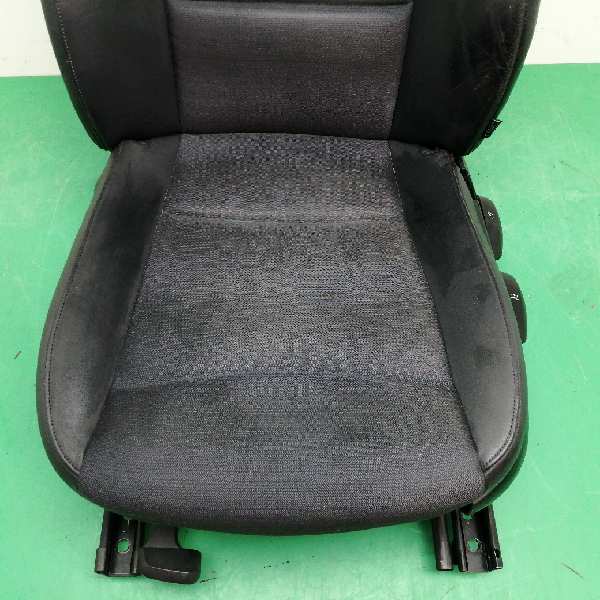 ASIENTO DELANTERO IZQUIERDO