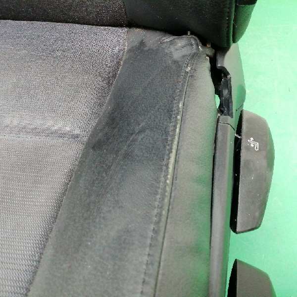 ASIENTO DELANTERO IZQUIERDO