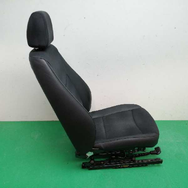 ASIENTO DELANTERO IZQUIERDO