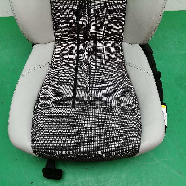 ASIENTO DELANTERO IZQUIERDO