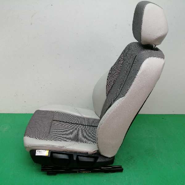 ASIENTO DELANTERO IZQUIERDO