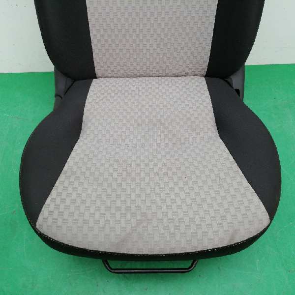 ASIENTO DELANTERO DERECHO