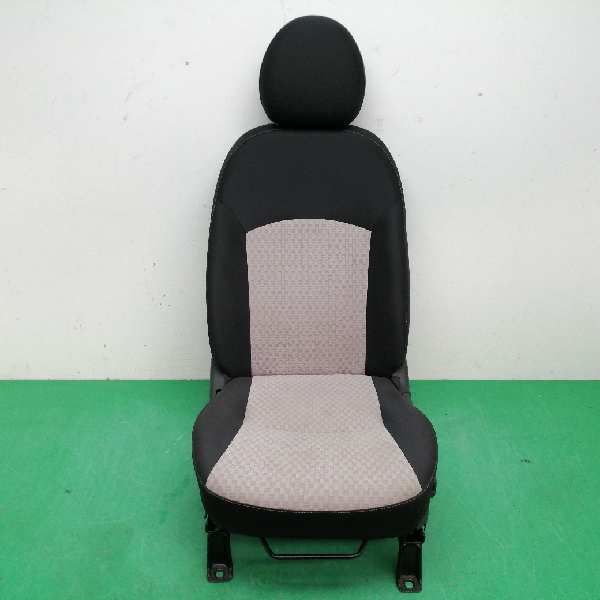 ASIENTO DELANTERO IZQUIERDO