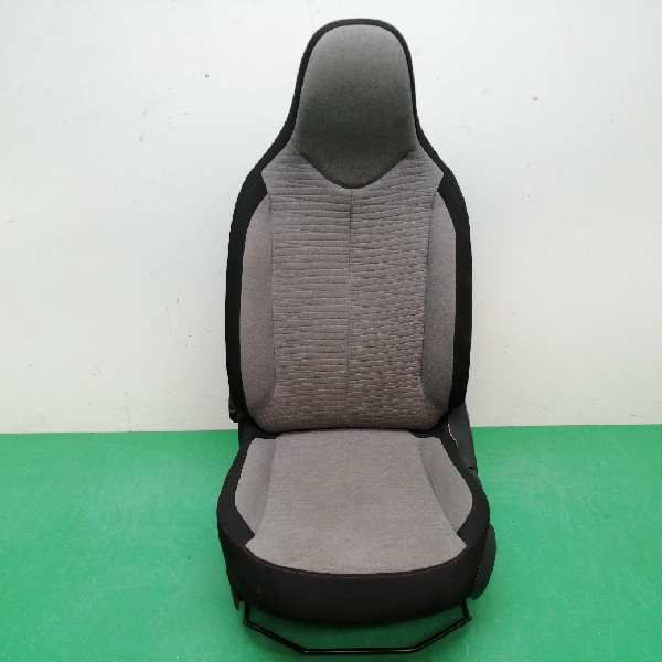 ASIENTO DELANTERO IZQUIERDO