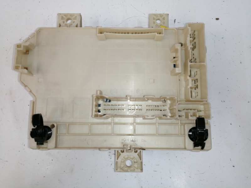 CAJA RELES / FUSIBLES