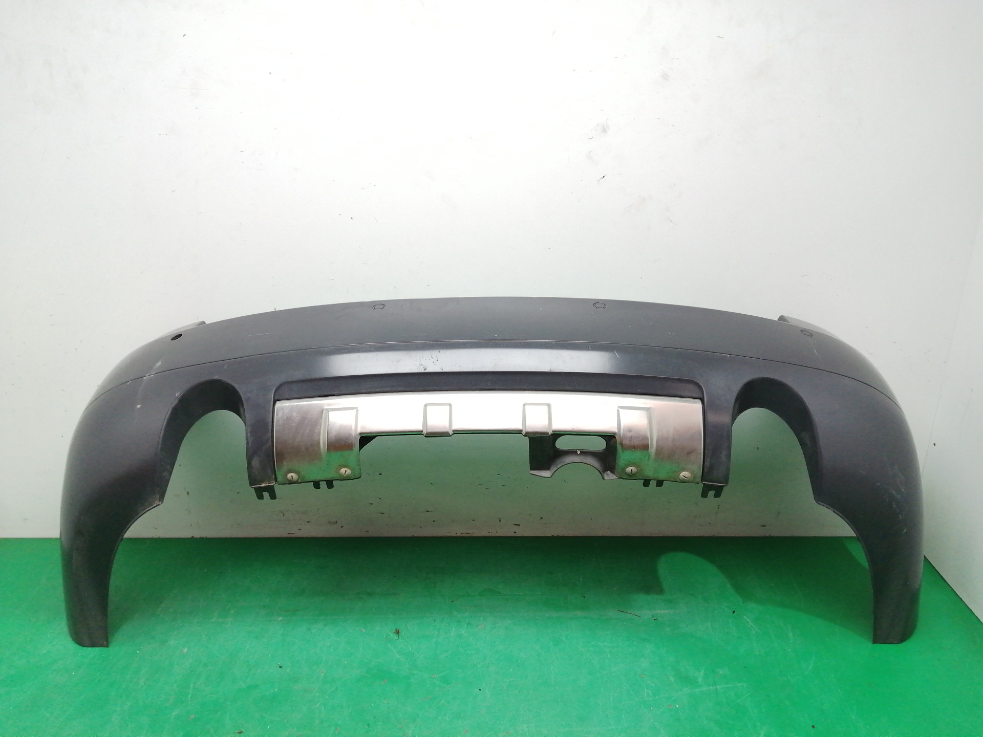PARAGOLPES TRASERO