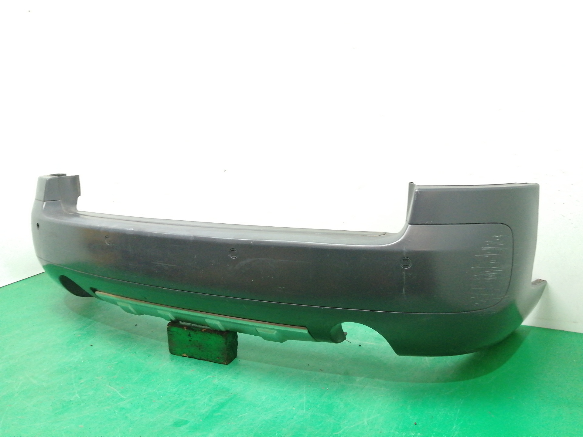 PARAGOLPES TRASERO