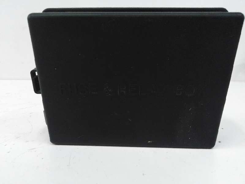 CAJA RELES / FUSIBLES