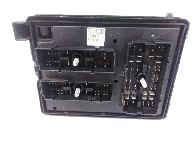 CAJA RELES / FUSIBLES