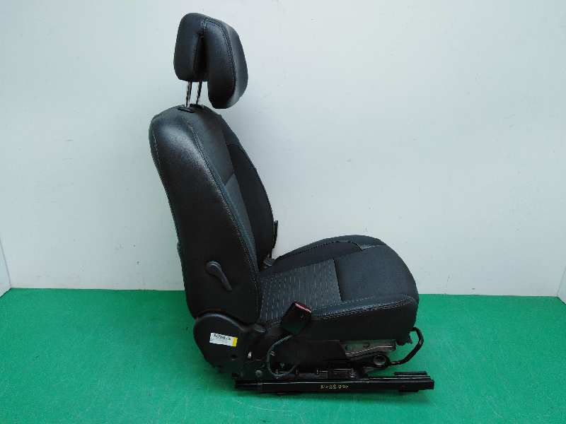 ASIENTO DELANTERO IZQUIERDO