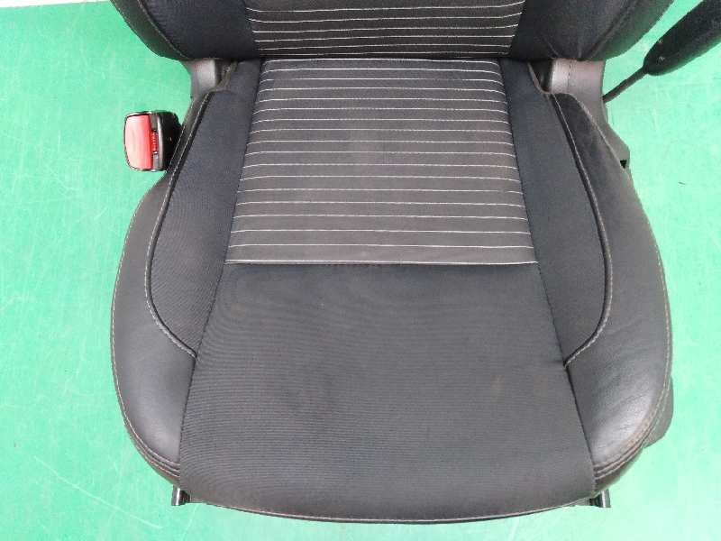 ASIENTO DELANTERO IZQUIERDO