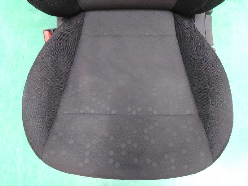 ASIENTO DELANTERO IZQUIERDO