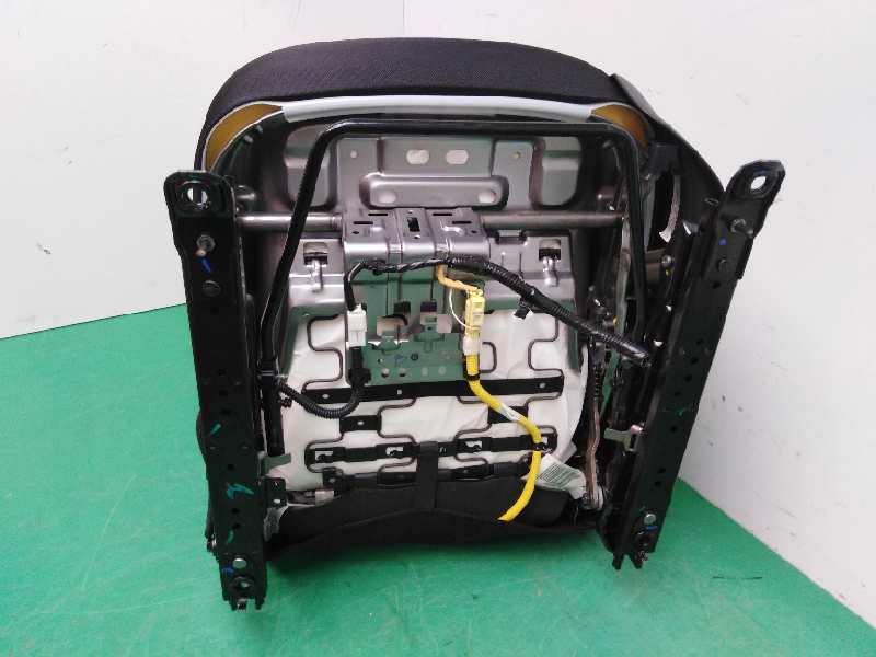 ASIENTO DELANTERO IZQUIERDO
