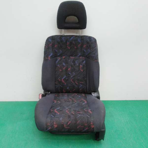 ASIENTO DELANTERO IZQUIERDO