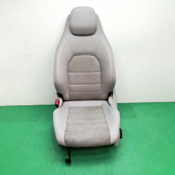 ASIENTO DELANTERO IZQUIERDO