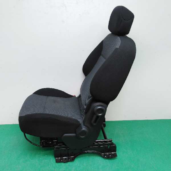 ASIENTO DELANTERO IZQUIERDO