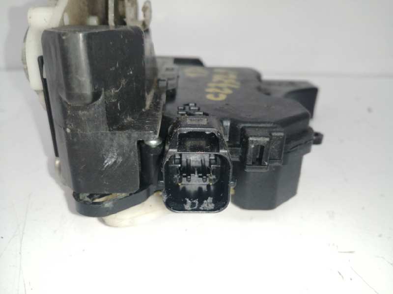 CERRADURA PUERTA TRASERA DERECHA 