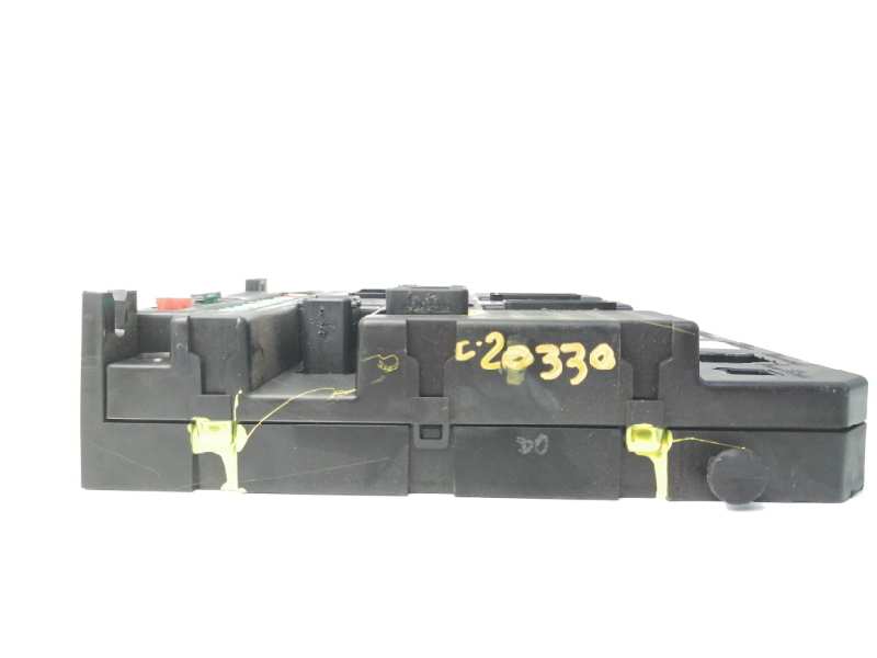 CAJA RELES / FUSIBLES