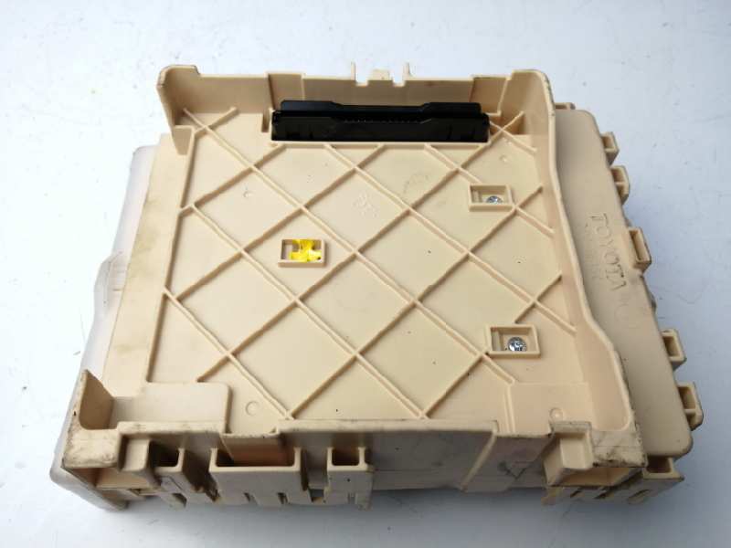 CAJA RELES / FUSIBLES