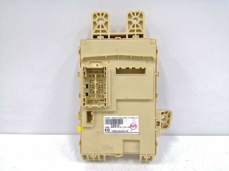 CAJA RELES / FUSIBLES