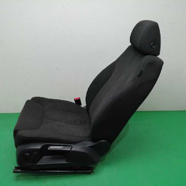 ASIENTO DELANTERO IZQUIERDO