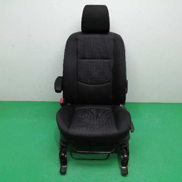 ASIENTO DELANTERO IZQUIERDO