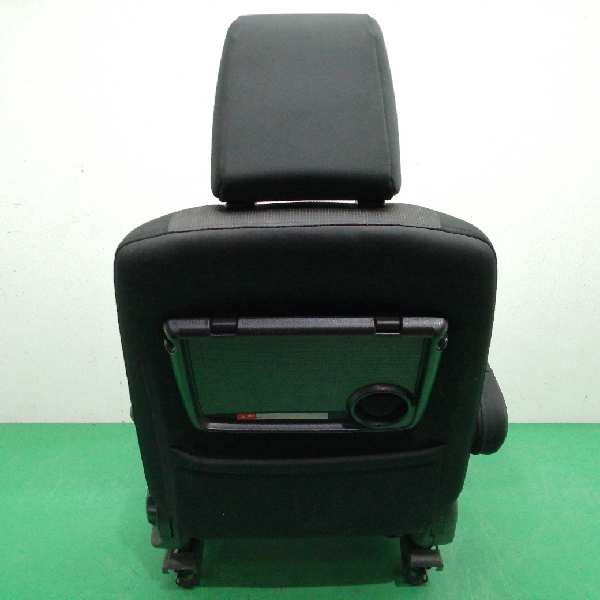 ASIENTO DELANTERO IZQUIERDO