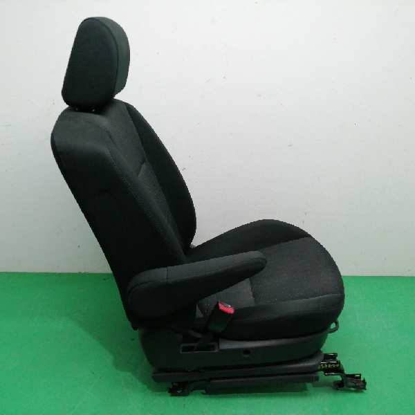 ASIENTO DELANTERO IZQUIERDO