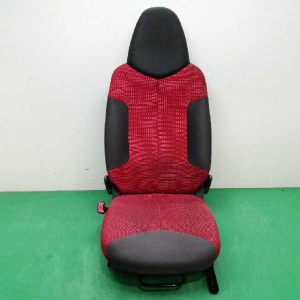 ASIENTO DELANTERO IZQUIERDO