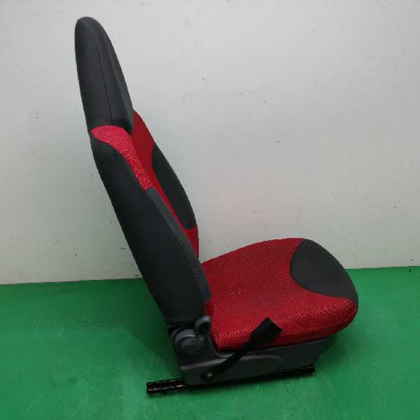 ASIENTO DELANTERO IZQUIERDO