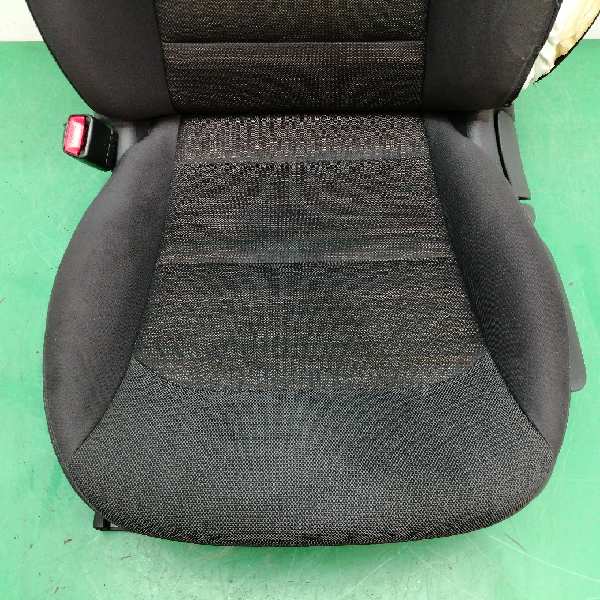 ASIENTO DELANTERO IZQUIERDO