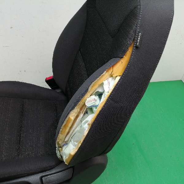 ASIENTO DELANTERO IZQUIERDO