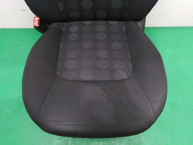 ASIENTO DELANTERO IZQUIERDO