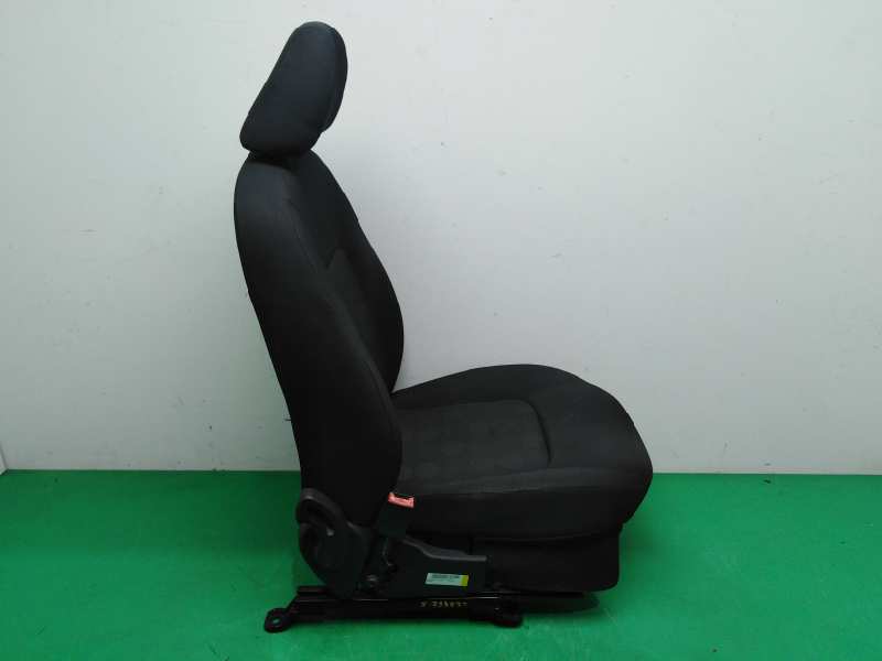 ASIENTO DELANTERO IZQUIERDO