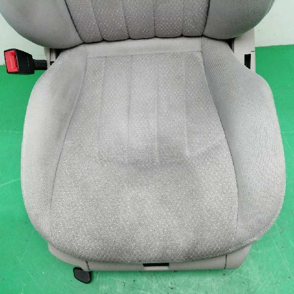 ASIENTO DELANTERO IZQUIERDO